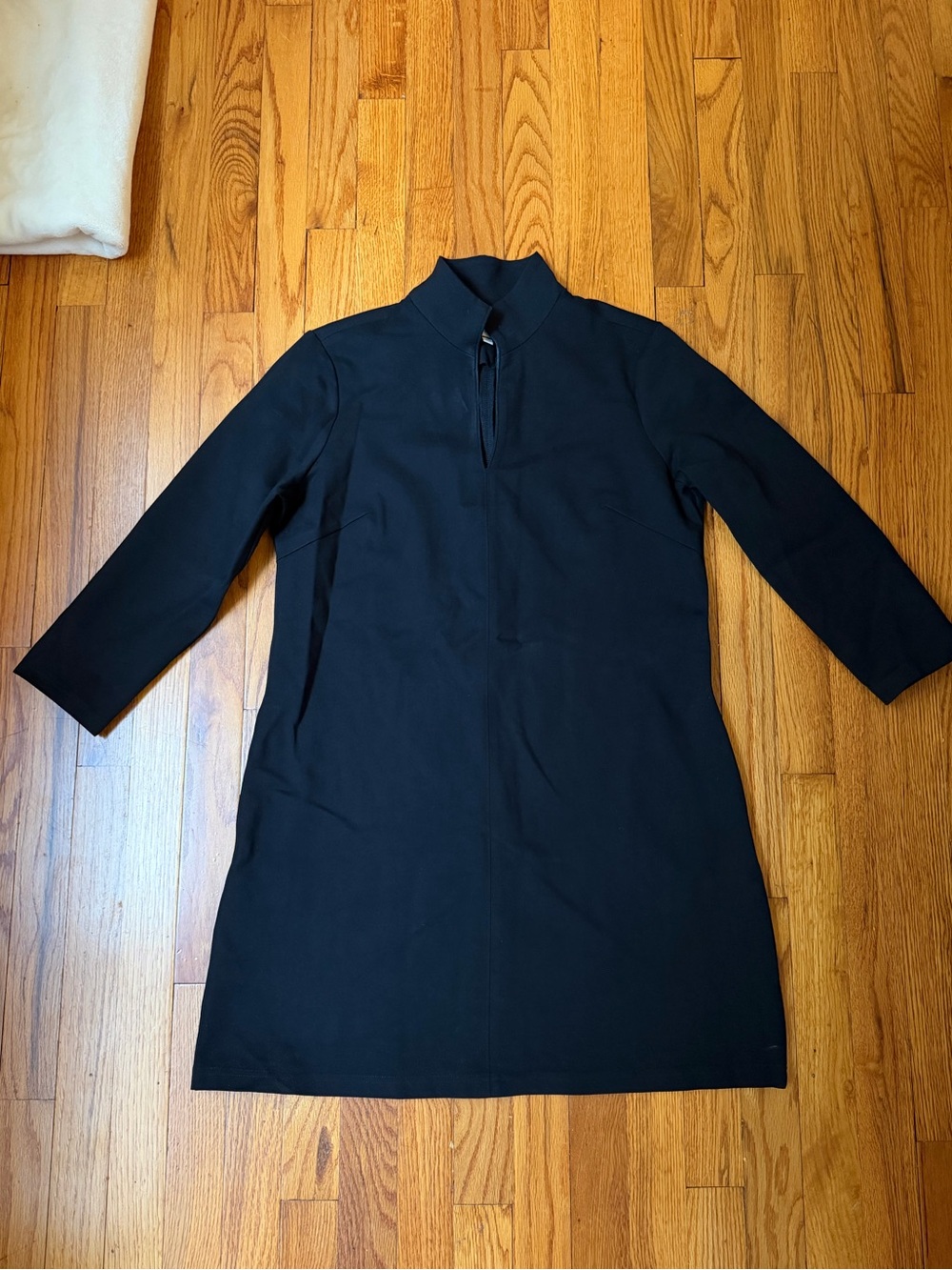 Tuckernuck Clifton Dress Black Size M Medium LBD Splitneck Stretch Short
